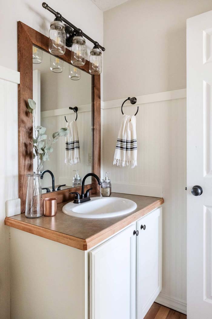 Down-Home Wood Themed Country Bathroom #farmhousebathroom #bathroom #decorhomeideas