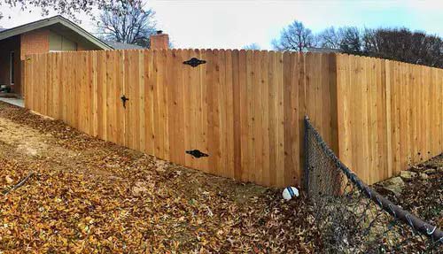 Fence on a Slope #privacyfence #diy #fencingideas #decorhomeideas