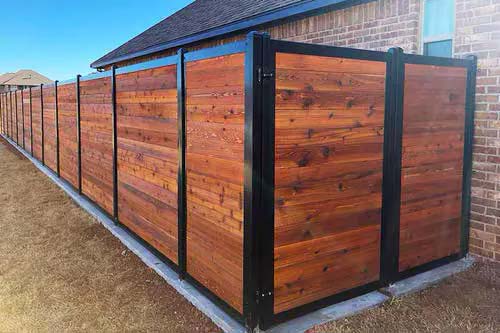 Horizontal Slat Fence #privacyfence #diy #fencingideas #decorhomeideas