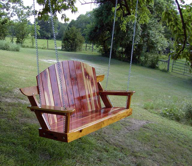 How to Make a Porch Swing Seat #gardenswing #swingplans #decorhomeideas