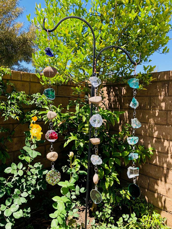 Large Art Glass Rock Rain Chain #diyrainchain #rainchain #decorhomeideas