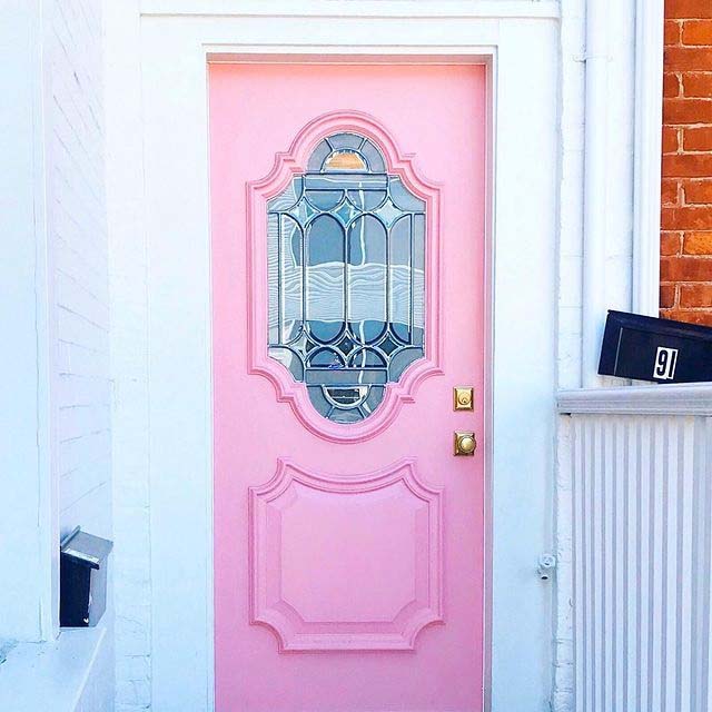 Pink Front Doors Are Cool #frontdoorcolor #frontdoor #paintcolor #decorhomeideas