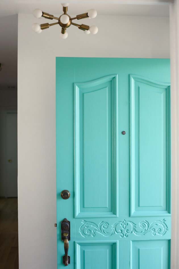 Porch Freshness with Turquoise Door #frontdoorcolor #frontdoor #paintcolor #decorhomeideas