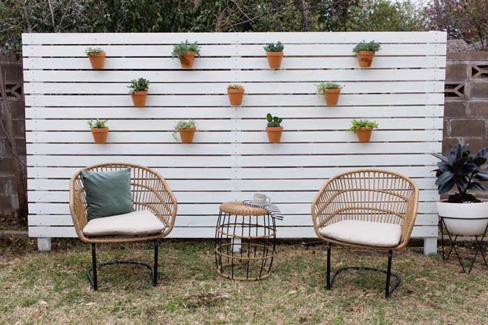 Privacy Fence with Vertical Garden #privacyfence #diy #fencingideas #decorhomeideas