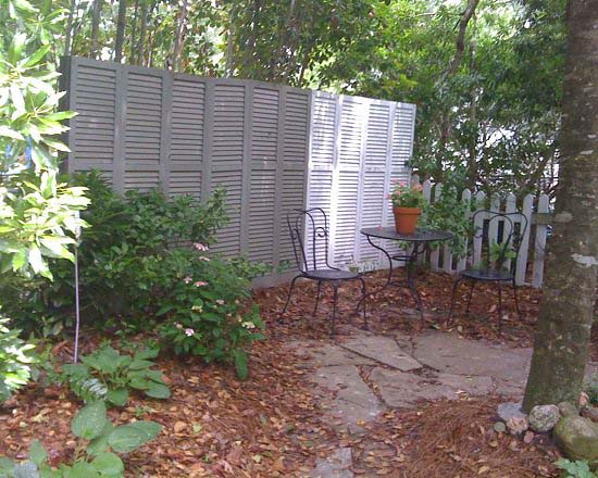 Repurposed Shutter Fence #privacyfence #diy #fencingideas #decorhomeideas