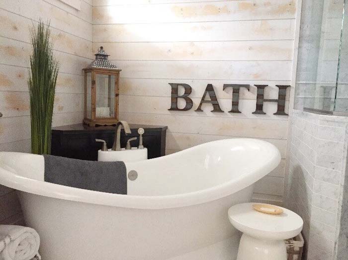 A Rustic Bathroom with Modern Amenities #farmhouse #walldecor #decorhomeideas