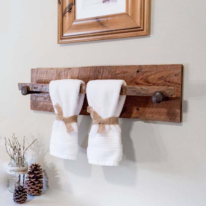 Rustic Wooden Towel Rack #rusticbathroom #rusticdecor #decorhomeideas