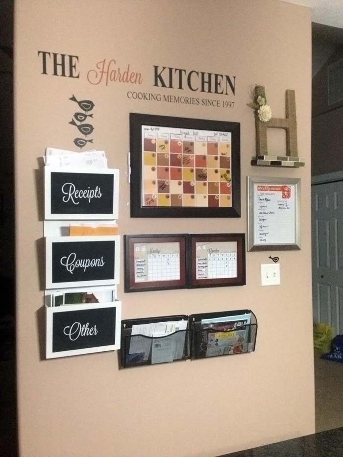 Warm, Spicy, Autumn-Inspired Kitchen Center #commandcenter #organization #diy #decorhomeideas