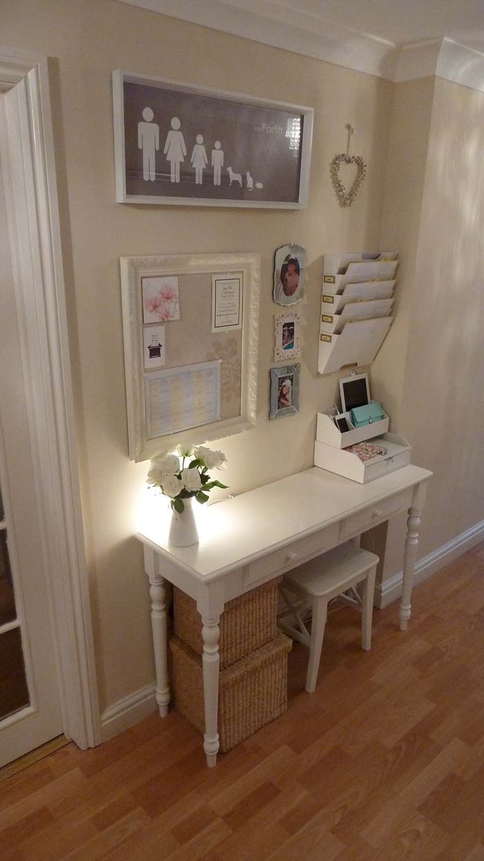 Warm, Welcoming, and Affectionate Center #commandcenter #organization #diy #decorhomeideas