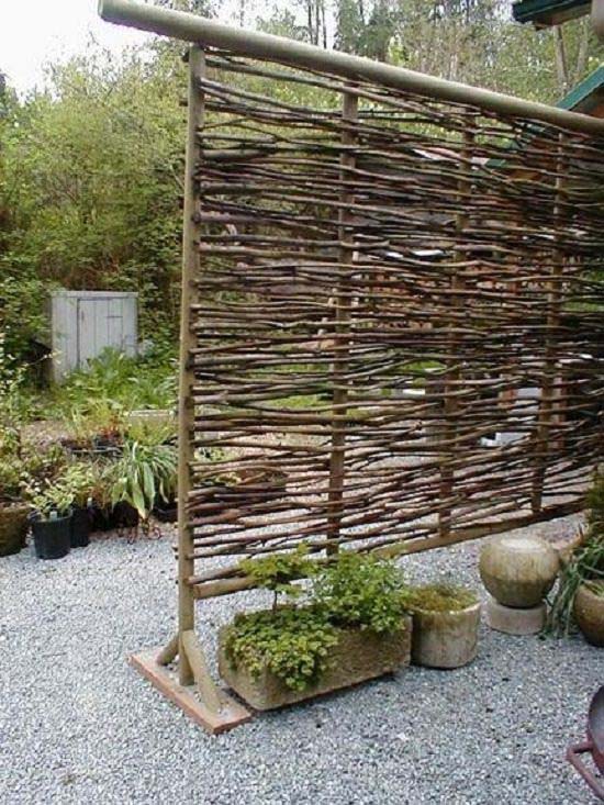 Wattle Fencing for Privacy #privacyfence #diy #fencingideas #decorhomeideas