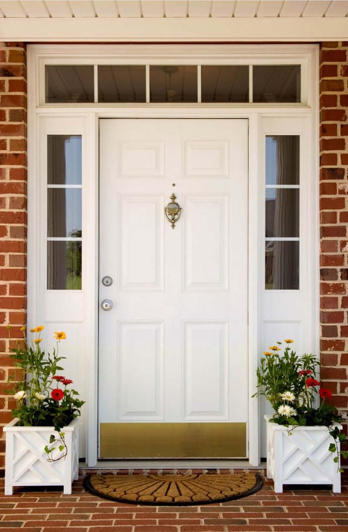 White Door and Red Brick #frontdoorcolor #frontdoor #paintcolor #decorhomeideas