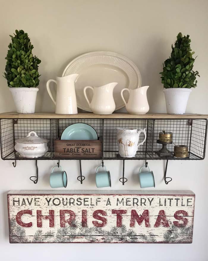 White Porcelain and Wire Country Christmas Display #farmhouse #walldecor #decorhomeideas
