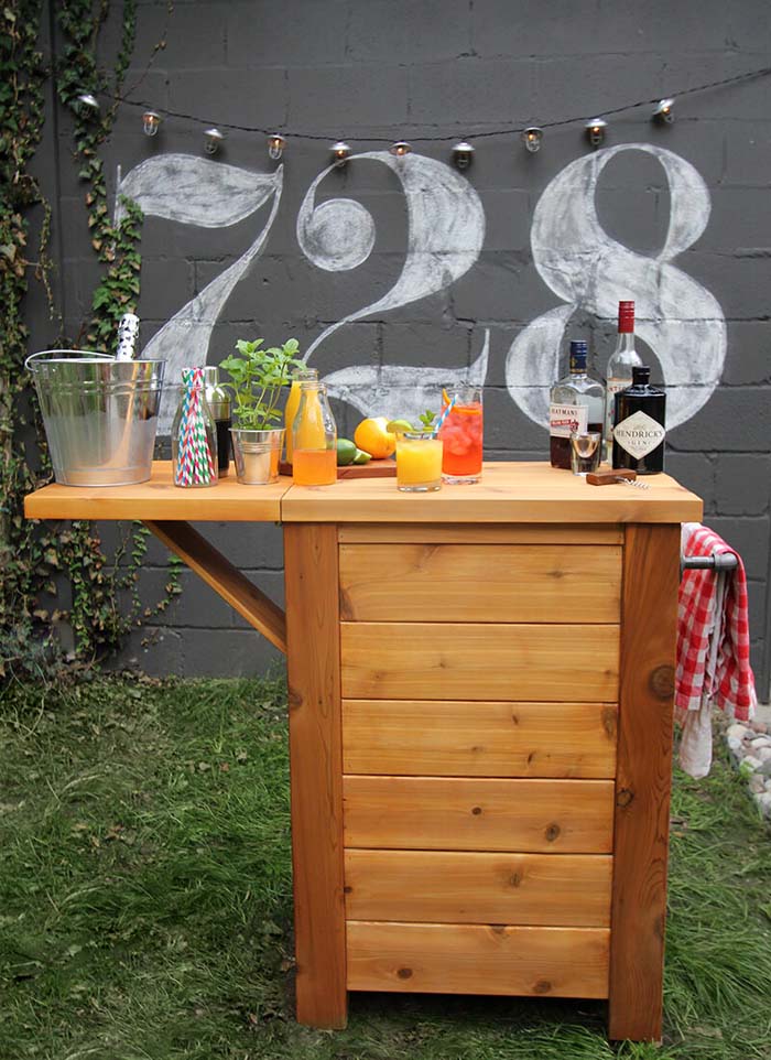 An Outdoor Bar Idea made from Wood #outdoorbar #diyoutdoorbar #decorhomeideas