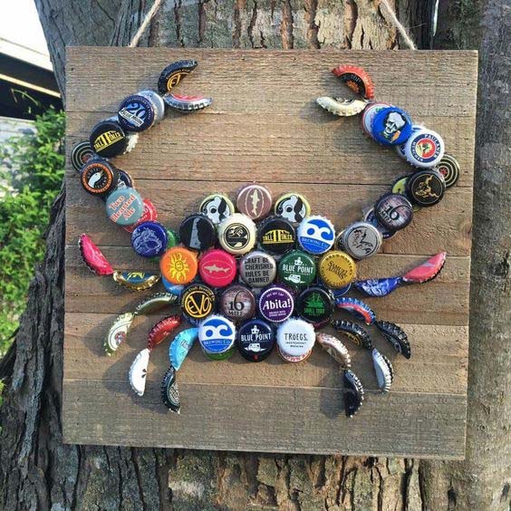 Bottle Cap Crab #pooldecorideas #diypooldecor #decorhomeideas