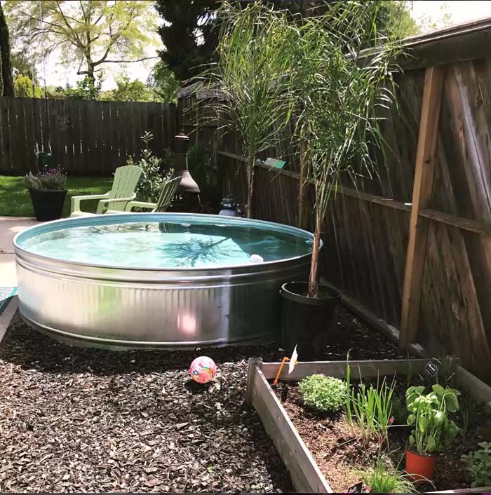 California Dreamin' #stocktankpool #diystocktankpool #decorhomeideas