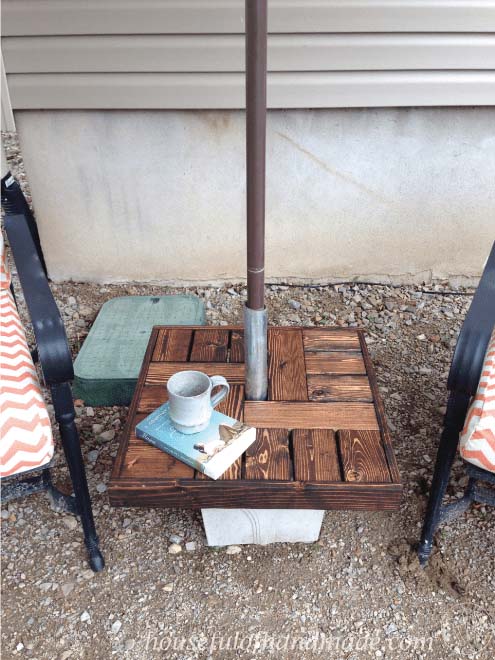 DIY Umbrella Stand with Side Table #pooldecorideas #diypooldecor #decorhomeideas