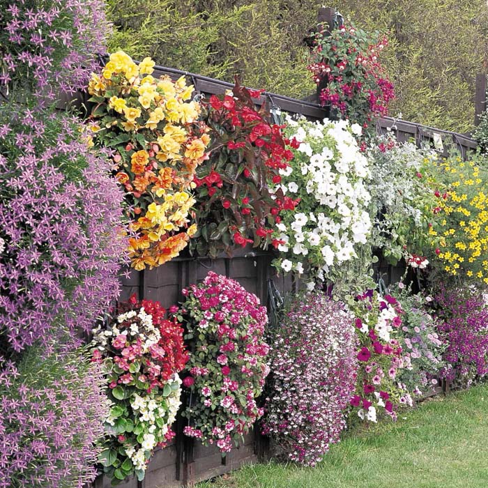 Drooping Flower Baskets #fenceplanters #fenceflowerpots #decorhomeideas