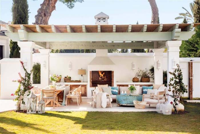 Fresh White Covered Patio with Blue Accents #rusticpatioideas #rusticpatio #decorhomeideas