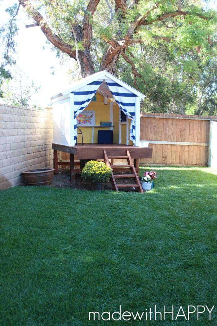 A Fun Outdoor Fort with a View #backyardkidsgames #diybackyardgames #decorhomeideas