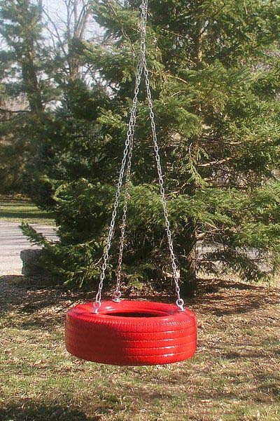 A Fun and Relaxing Tire Swing #backyardkidsgames #diybackyardgames #decorhomeideas