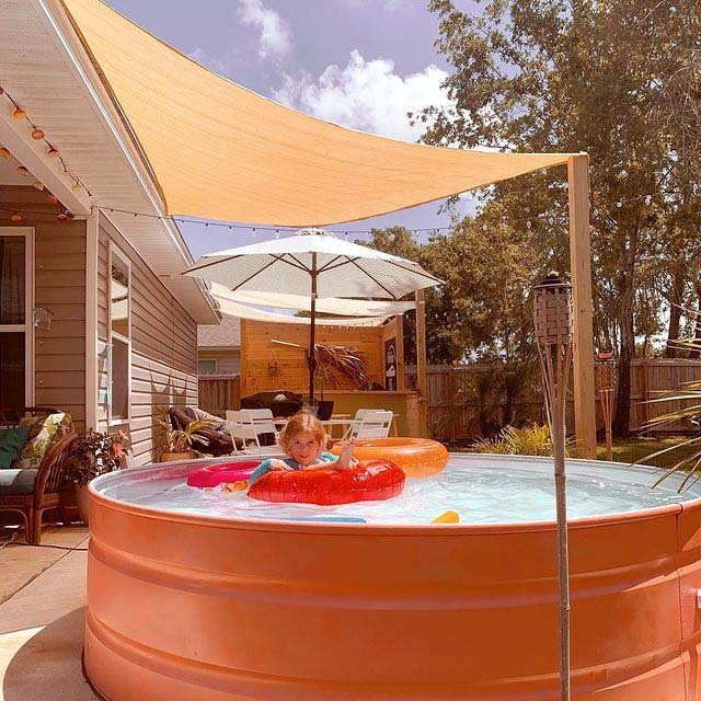 Go All Orange #stocktankpool #diystocktankpool #decorhomeideas