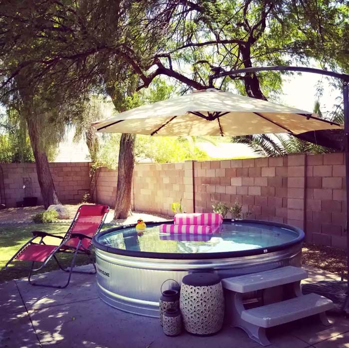 Made in the Shade #stocktankpool #diystocktankpool #decorhomeideas