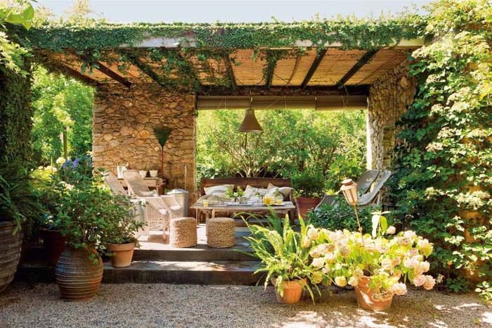 Mid-Century Rustic Patio #rusticpatioideas #rusticpatio #decorhomeideas