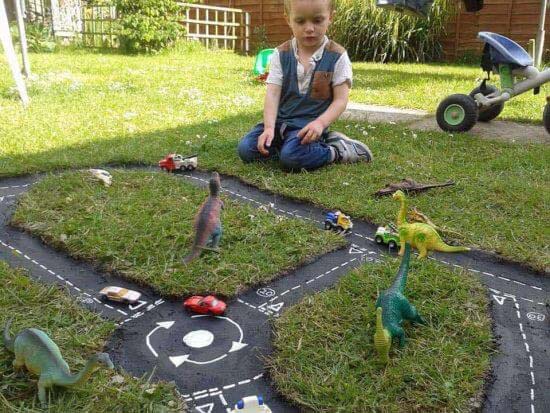 A Miniature Street for Racecar Fun #backyardkidsgames #diybackyardgames #decorhomeideas