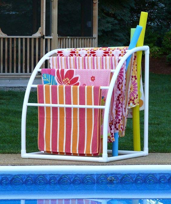 PVC Towel Rack #pooldecorideas #diypooldecor #decorhomeideas