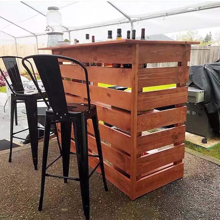 Pallet Bar With Storage #outdoorbar #diyoutdoorbar #decorhomeideas