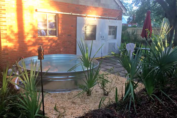 Paradise in the Deep South #stocktankpool #diystocktankpool #decorhomeideas