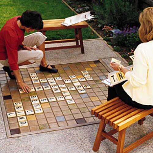Patio Scrabble #diybackyardgames #outdoorgames #decorhomeideas