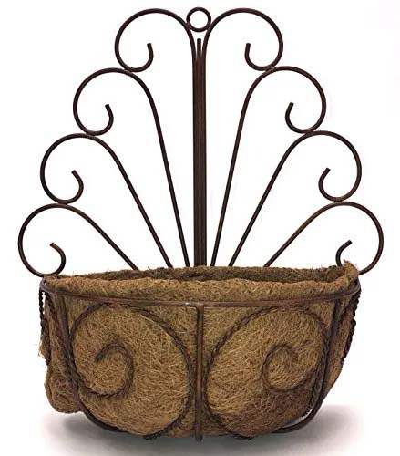 A Peacock-Shaped Fence Basket #fenceplanters #fenceflowerpots #decorhomeideas