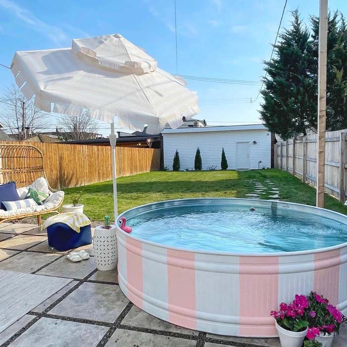 Pink Stripes #stocktankpool #diystocktankpool #decorhomeideas