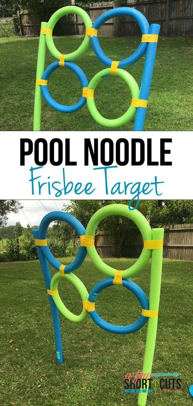 Pool Noodle and Frisbee Toss Game #diybackyardgames #outdoorgames #decorhomeideas