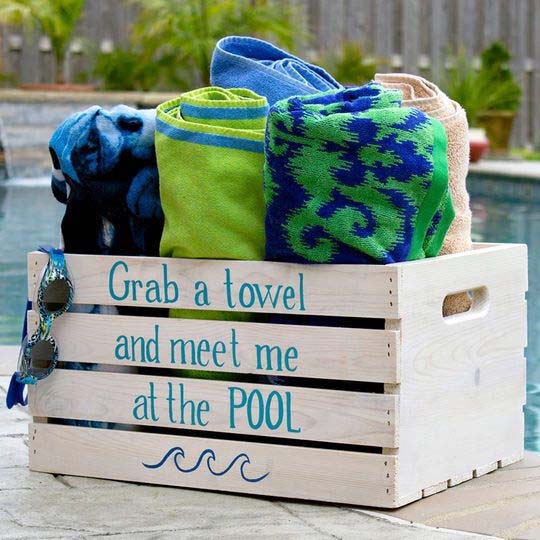 Poolside Crate #pooldecorideas #diypooldecor #decorhomeideas