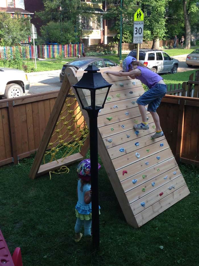 Rock Wall and Cargo Net Obstacle Course #backyardkidsgames #diybackyardgames #decorhomeideas