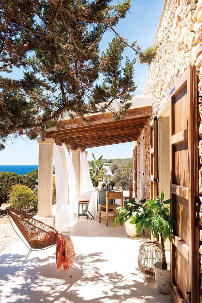 Rustic Stone Patio with a Mediterranean Flair #rusticpatioideas #rusticpatio #decorhomeideas