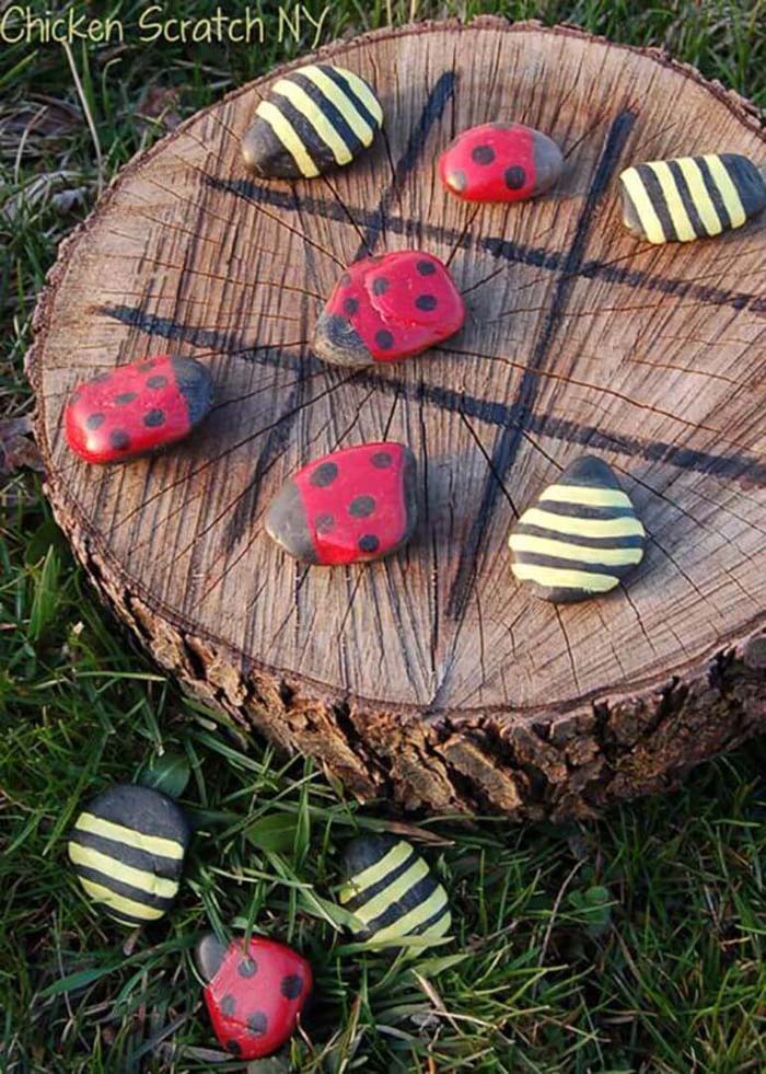 A Tic-Tac-Toe Board with Ladybugs and Bumble Bees #backyardkidsgames #diybackyardgames #decorhomeideas