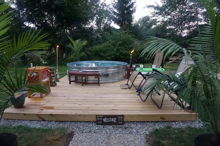 Tropical Ohio Hideaway #stocktankpool #diystocktankpool #decorhomeideas