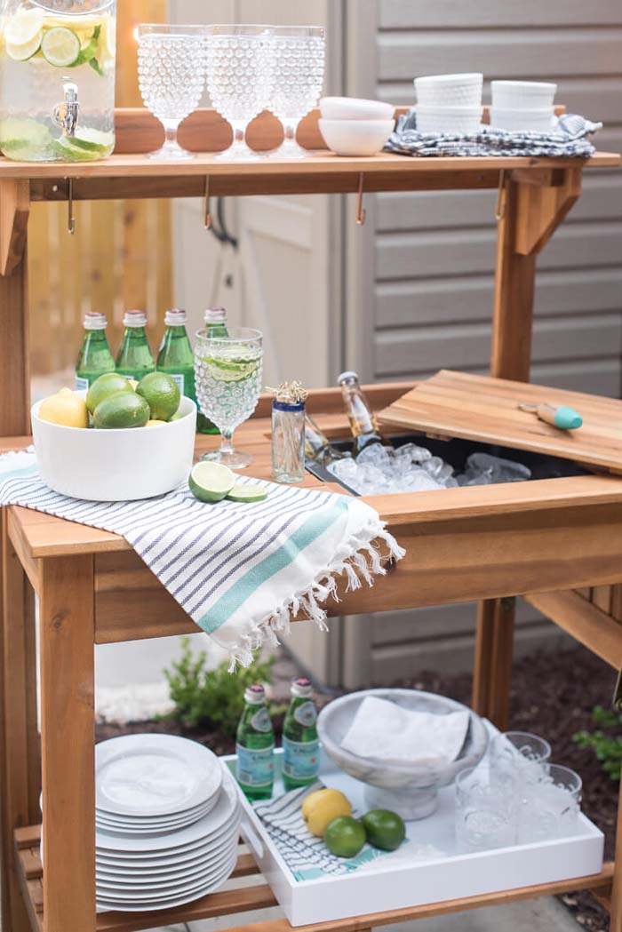 Upcycled Potting Bench as a Beverage Cart #outdoorbar #diyoutdoorbar #decorhomeideas