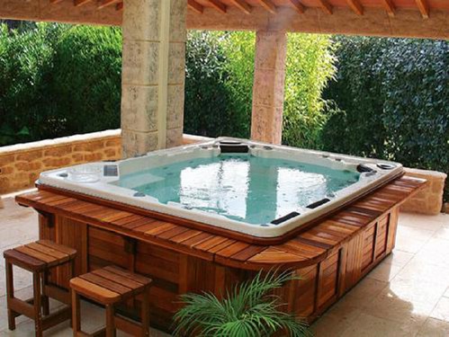 Build a Bar Around Your Pool #poolhacks #diypool #decorhomeideas