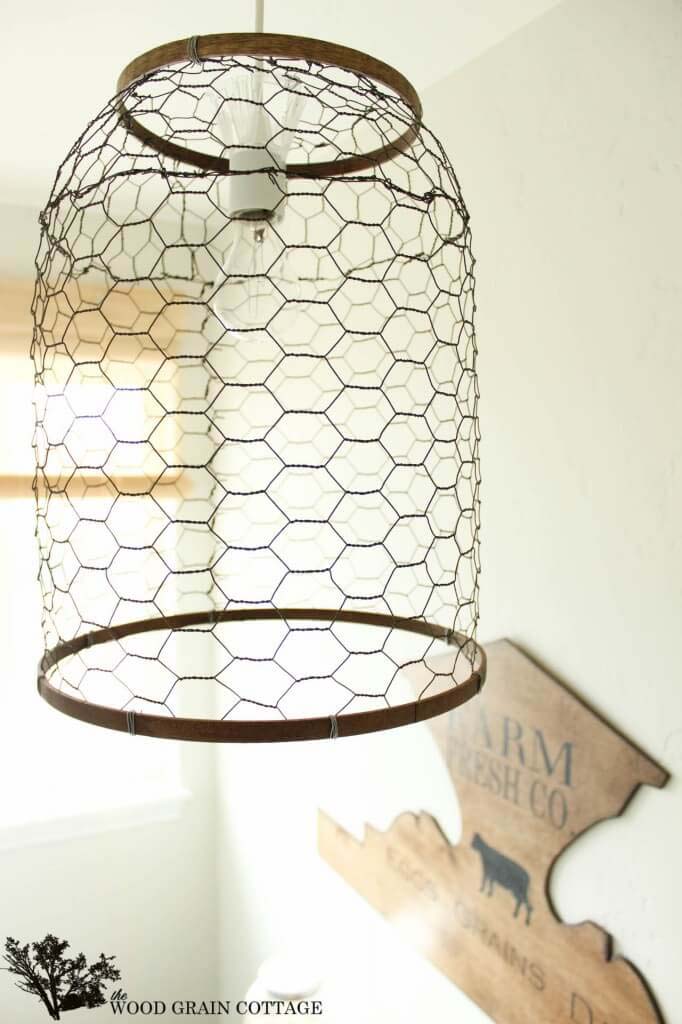 Farmhouse Style Light with Chicken Wire #trashtotreasure #decorhomeideas