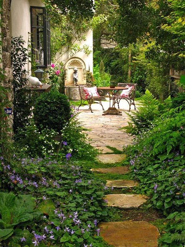 Hidden Side-Yard Seating Area #sideyard #sidegarden #decorhomeideas