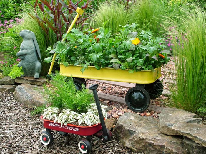 Little Metal Wagons with Flowers and Greens #repurposedplanter #repurposedcontainer #decorhomeideas