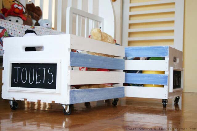 Movable Toy Bin for the Kids #diywoodcrateprojects #diywoodcrateideas #decorhomeideas