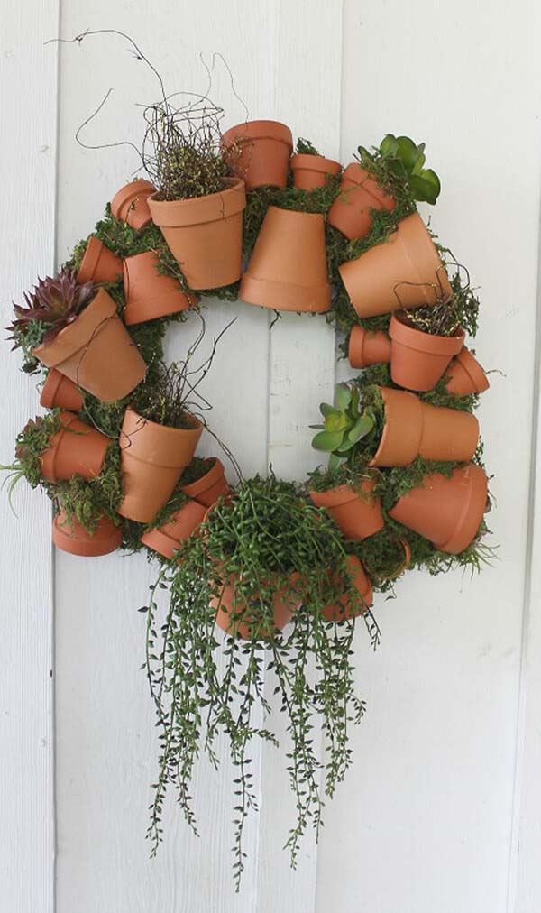 Plant Pot Welcome Wreath #gardenplanter #diygardenplanter #decorhomeideas