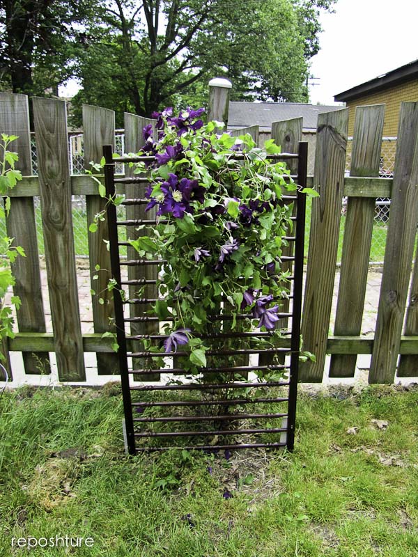 Reclaimed Wood Trellis #plantsupport #tomatocage #decorhomeideas