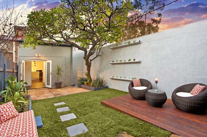 Simple Small DIY Space #backyardlandscaping #decorhomeideas