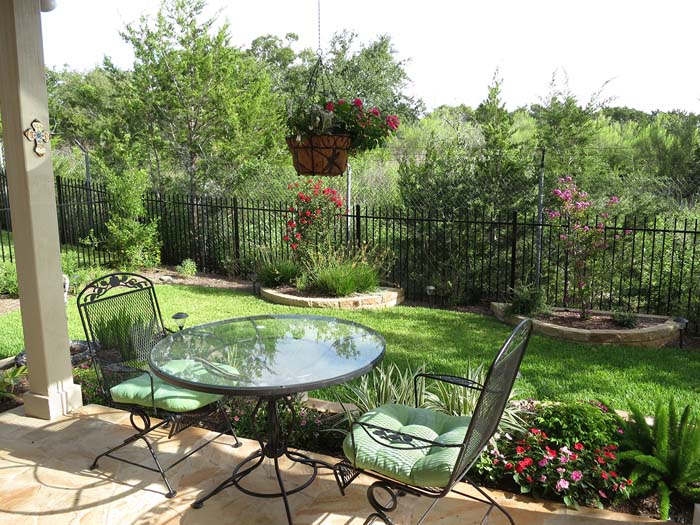 Small Patio for Two #backyardlandscaping #decorhomeideas